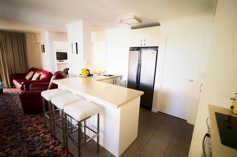Grosvenor Beachfront Apartments Surfers Paradise - VIC Tourism 4