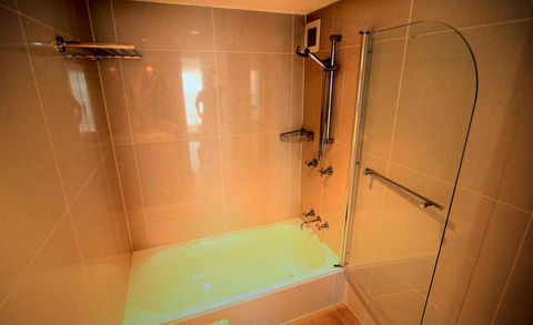 Grosvenor Beachfront Apartments Surfers Paradise - VIC Tourism 34