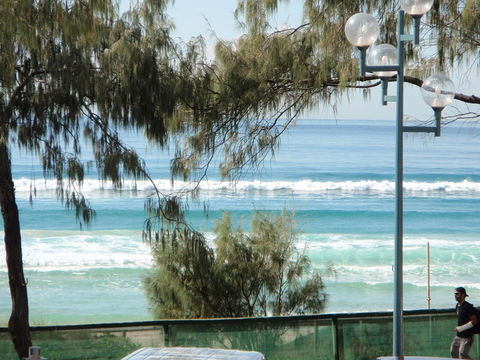 Grosvenor Beachfront Apartments Surfers Paradise - VIC Tourism 11