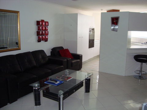 Grosvenor Beachfront Apartments Surfers Paradise - VIC Tourism 36