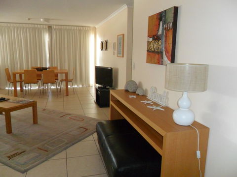 Grosvenor Beachfront Apartments Surfers Paradise - VIC Tourism 10