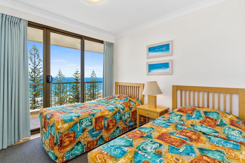 Columbia Beachfront Apartments On Rainbow Bay - VIC Tourism 36