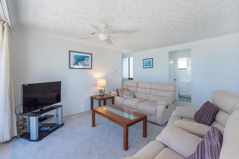 Columbia Beachfront Apartments On Rainbow Bay - VIC Tourism 5