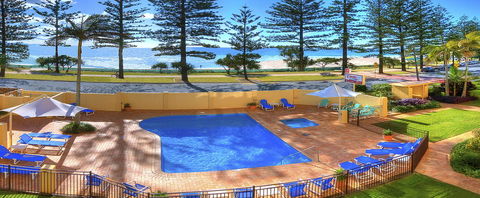 Columbia Beachfront Apartments On Rainbow Bay - VIC Tourism 2