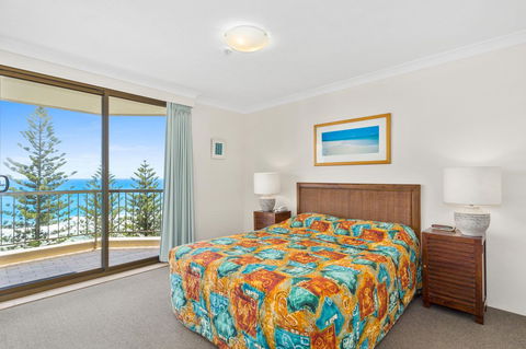 Columbia Beachfront Apartments On Rainbow Bay - VIC Tourism 34
