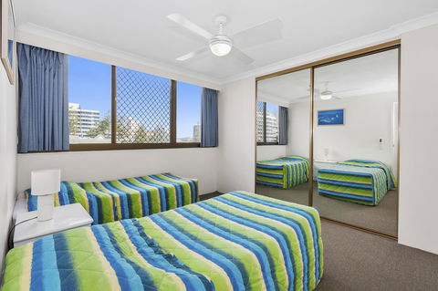 Columbia Beachfront Apartments On Rainbow Bay - VIC Tourism 32