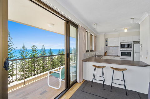 Columbia Beachfront Apartments On Rainbow Bay - VIC Tourism 28
