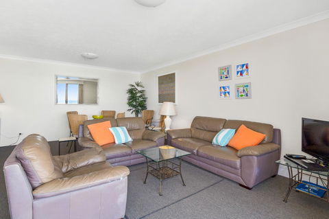 Columbia Beachfront Apartments On Rainbow Bay - VIC Tourism 30