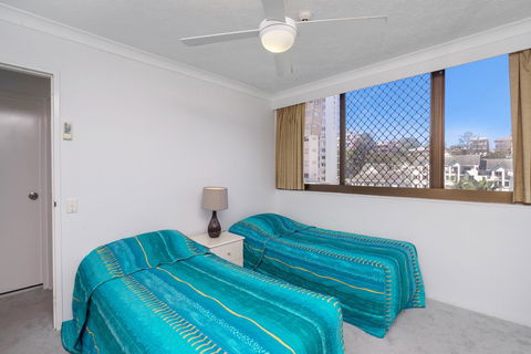 Columbia Beachfront Apartments On Rainbow Bay - VIC Tourism 10