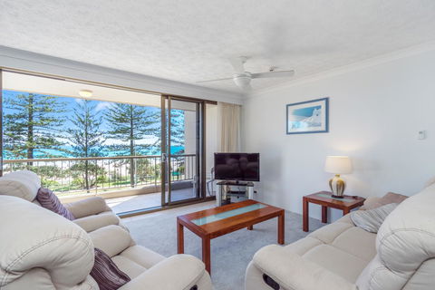 Columbia Beachfront Apartments On Rainbow Bay - VIC Tourism 8