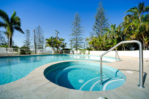 Crystal Bay On The Broadwater - VIC Tourism 11