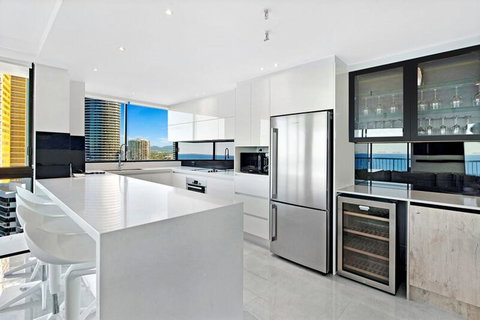 ULTIQA Beach Haven On Broadbeach - VIC Tourism 2