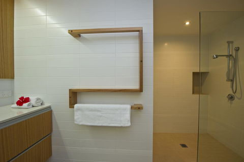 Maggies Beachfront Apartment 2 - VIC Tourism 4