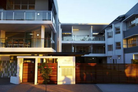 Maggies Beachfront Apartment 2 - VIC Tourism 1