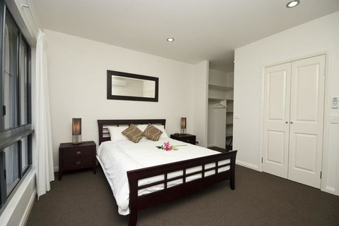 Woodville Beach Townhouse 5 - VIC Tourism 2