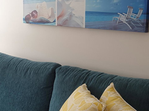 Oceania On Burleigh Beach - VIC Tourism 12