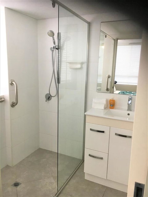 Oceania On Burleigh Beach - VIC Tourism 36