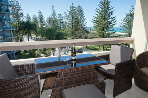 Oceania On Burleigh Beach - VIC Tourism 1