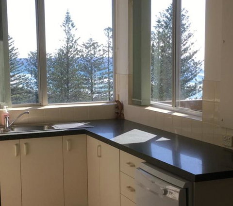 Oceania On Burleigh Beach - VIC Tourism 33