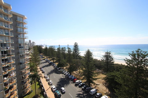 Oceania On Burleigh Beach - VIC Tourism 24