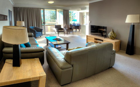 Oceania On Burleigh Beach - VIC Tourism 6