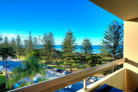 Oceania On Burleigh Beach - VIC Tourism 0