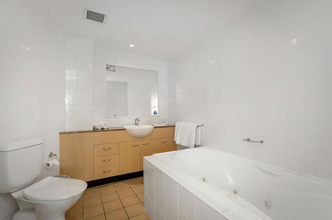 Kirra Beach Apartments - VIC Tourism 30