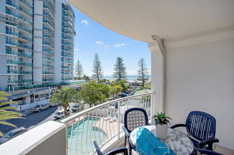 Kirra Beach Apartments - VIC Tourism 16