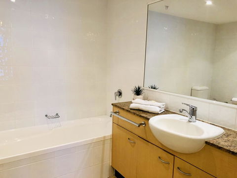 Kirra Beach Apartments - VIC Tourism 6