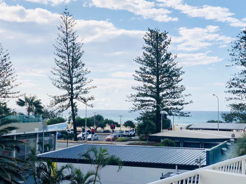 Kirra Beach Apartments - VIC Tourism 5