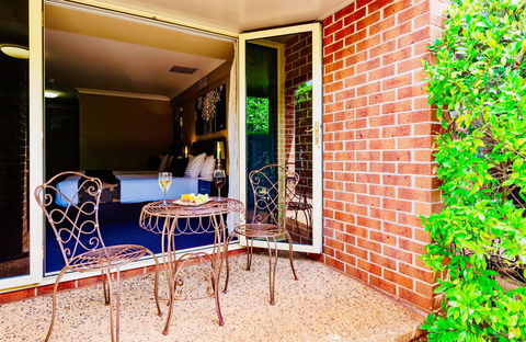 Ambassador On Ruthven - VIC Tourism 17