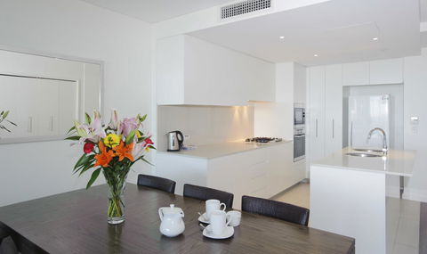 Kirra Surf Apartments - VIC Tourism 3