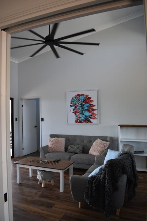 Ironbark House - VIC Tourism 15