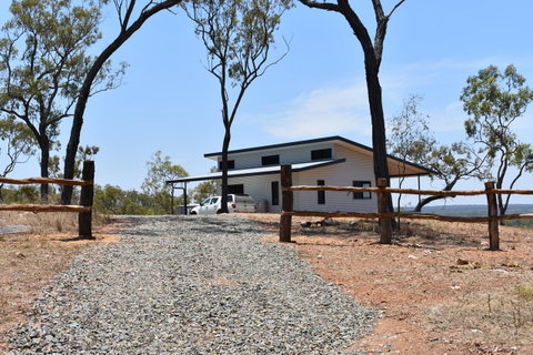 Ironbark House - VIC Tourism 0