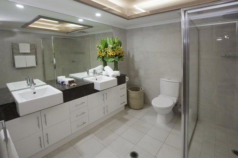 Waters Edge Apartment Cairns - VIC Tourism 4