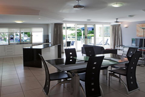 Waters Edge Apartment Cairns - VIC Tourism 2