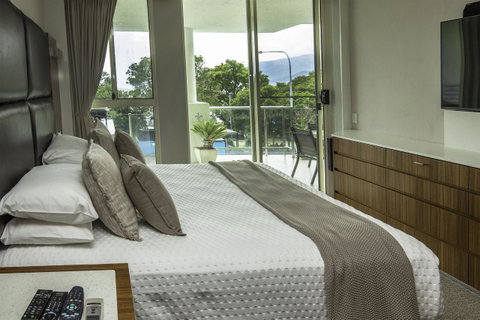 Waters Edge Apartment Cairns - VIC Tourism 3