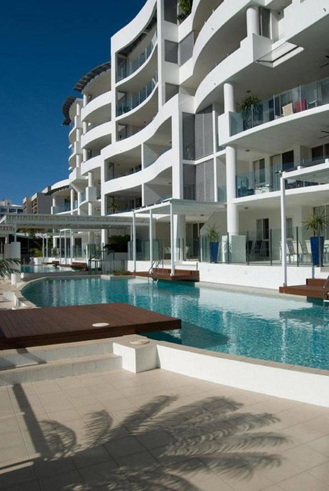 Waters Edge Apartment Cairns - VIC Tourism 9
