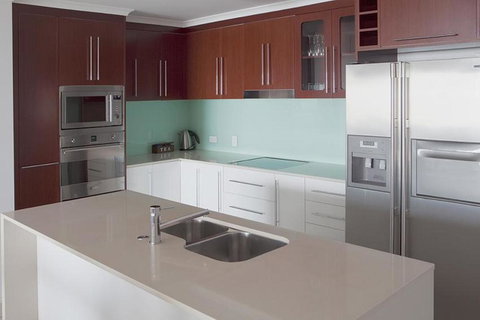 Waters Edge Apartment Cairns - VIC Tourism 6