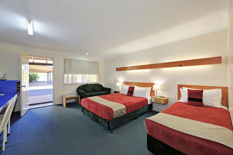 Smart Motels Bert Hinkler - VIC Tourism 13