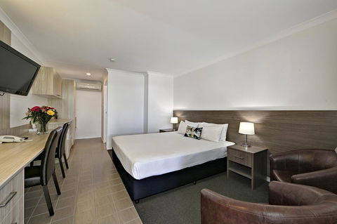 Smart Motels Bert Hinkler - VIC Tourism 0