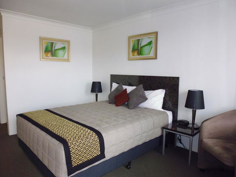 Burke & Wills Motor Inn - VIC Tourism 1