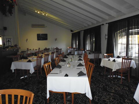 Burke & Wills Motor Inn - VIC Tourism 8