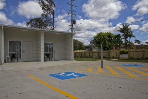 Kallangur Motel - VIC Tourism 15