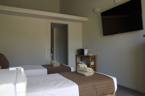 Kallangur Motel - VIC Tourism 5