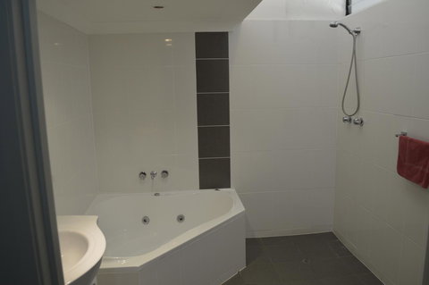 Kallangur Motel - VIC Tourism 33