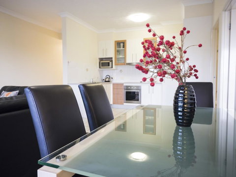 La Vida On Anzac - VIC Tourism 0