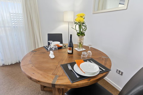 La Vida On Anzac - VIC Tourism 21