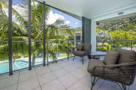 Blue On Blue Apartment 1031 - VIC Tourism 0
