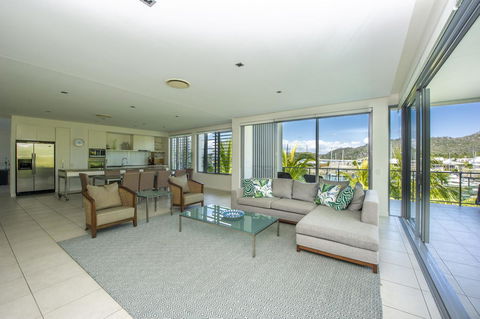 Blue On Blue Apartment 1031 - VIC Tourism 4
